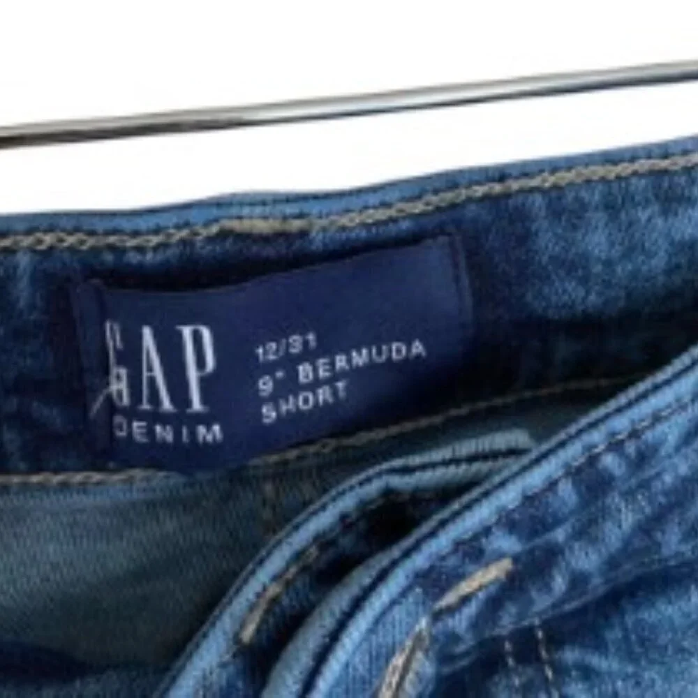 Classic Light Blue Denim Bermuda Shorts - Women - Picture 3 of 4